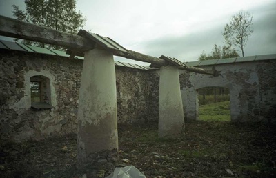 Old-hauka farm with pillars in Mähkli village  duplicate photo