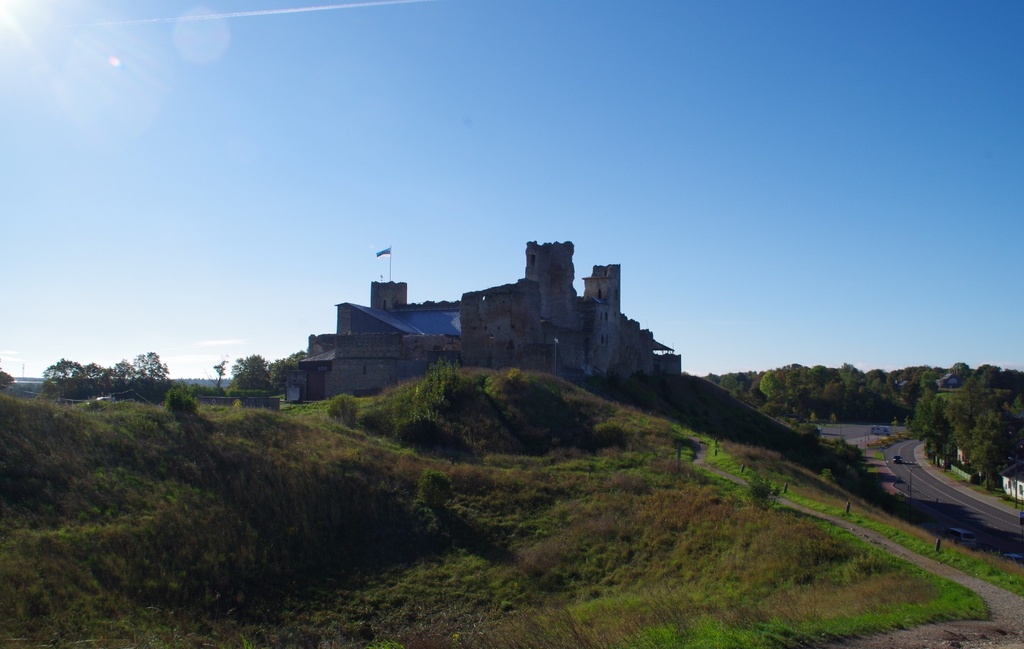 Fotopostkaart. Rakvere vallimäe varemed. rephoto