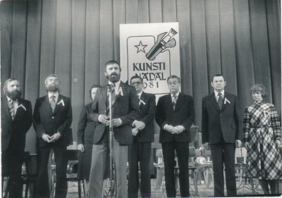 Foto. "Eesti NSV kunstinädal 1981" avamine Haapsalu kultuurimajas. 10. aprill 1981. Mustvalge.  duplicate photo