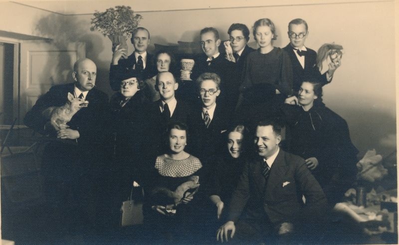 Foto. Haapsalu taidlejate etendatud näitemäng "Elu aabits". Näiteseltskond. 1930nd.