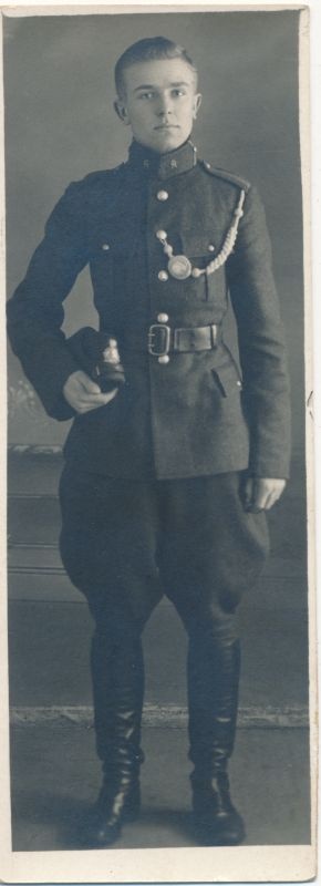 Foto. Sõjaväelane suvises vormis. 1926.
Foto: J.Grünthal.