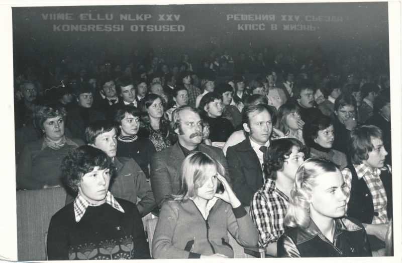 Foto. Komsomoli rajooniorganisatsiooni 20. konverents. Vaade saali. Detsember 1979.a.
Foto: Harles Pilter.