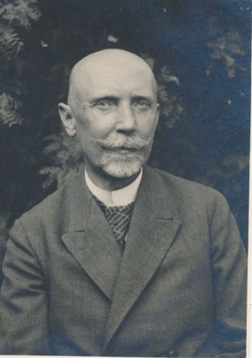 Foto. Harald Dampffi rinnaportree. 1936. Kuulunud kapten Harald Dampffile. Albumis HM 8466:1.  similar photo