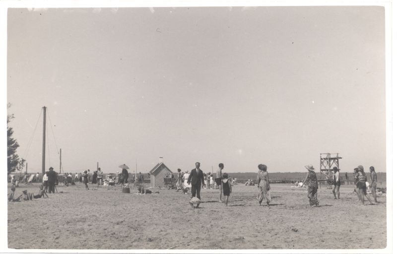 Foto. Üldvaade Aafrika supelrannale. Albumis HM 8466:1. Kuulunud kapten Harald Dampffile.