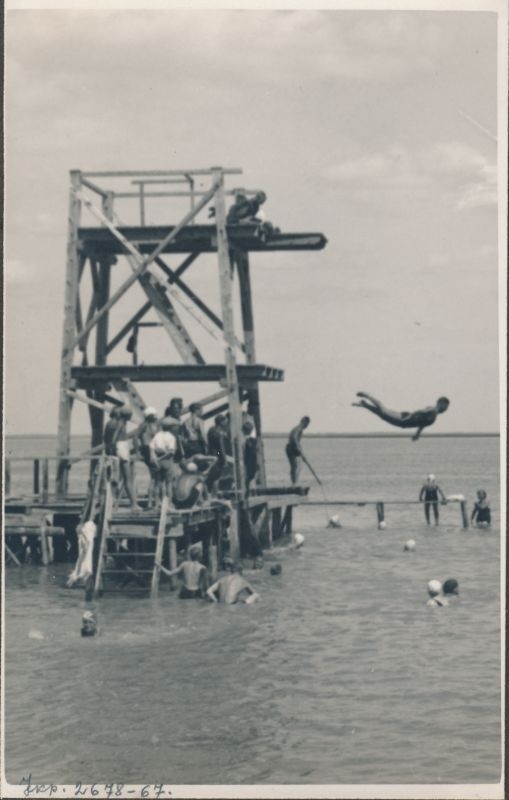 Foto. Dampfi album. Hüppetorn ja vettehüppaja Aafrika rannas. 1932. a. juuli.
