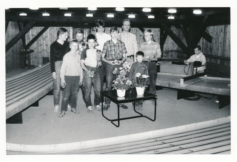 Foto. Haapsalu automudelirada 1990.a. Jüri Remmel.  Mustvalge.