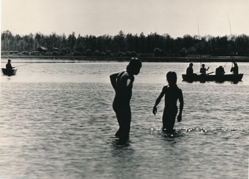 Foto. Puhkus Haapsalus, 1977.a. 
Foto: Arvo Tarmula.