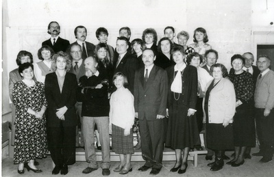 Saaremaa Muuseumi aastavahetuse peost osavõtjad 1994.a.  similar photo