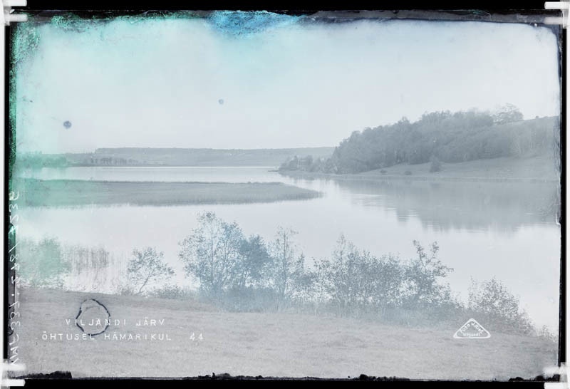 fotonegatiiv, Viljandi järv (kitsaskaela kohal).