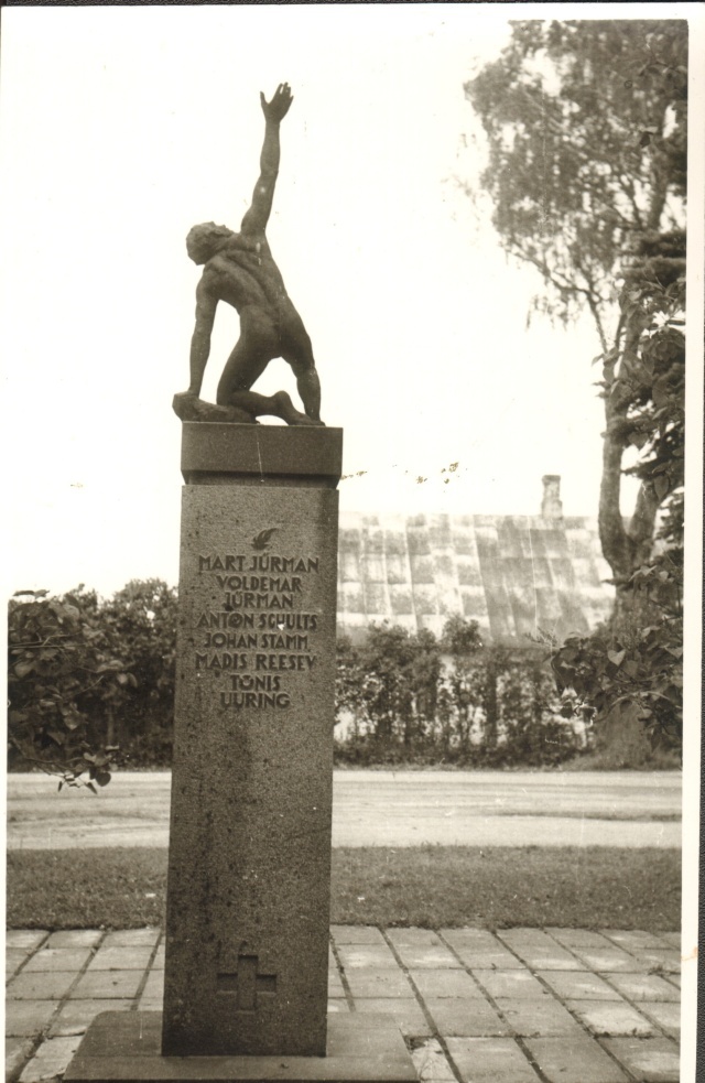 Photo, 1905. Memory of the victims in the 1970s in the Dog.
