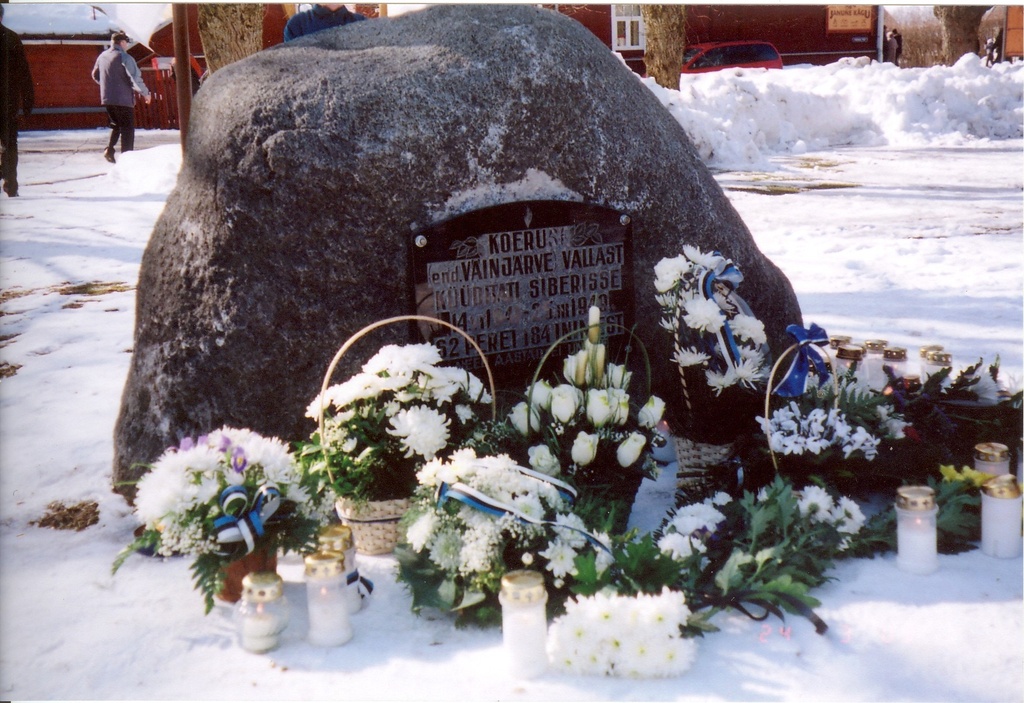 Photo, monument stone for deported dogs, 2009.a.