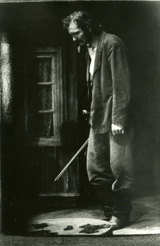 Evald Aaviku lõpukummardus "Külavahelaulude" etendusel Potsdami H. Otto nim. teatris, 1973. a.