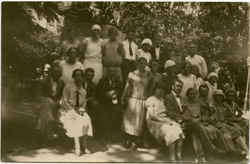 Kuressaare Eesti Seltsi laulukoori liikmed Tartu maakondlikul laulupäeval 1926. aastal
