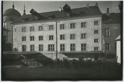 Saku Õlletehase villimise maja Tallinnas Nooruse tänaval.  duplicate photo