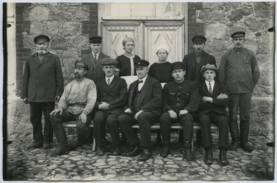 Saku Õlletehase töötajate grupifoto.  duplicate photo