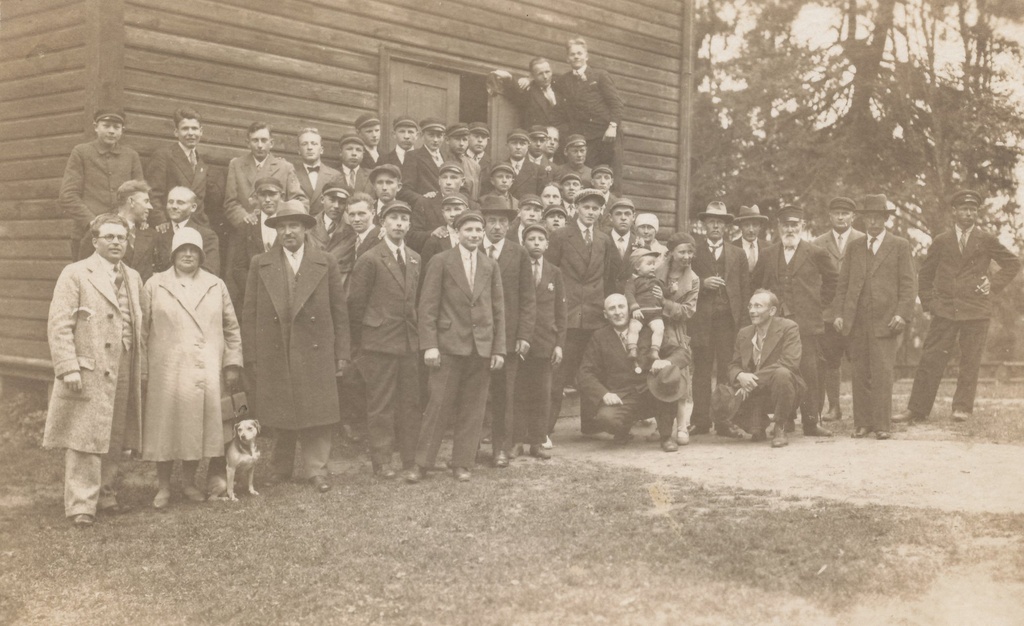 Photo. Schoolchildren's tour on the foot of the wooden view tower on the Munamäe May 30, 1931.