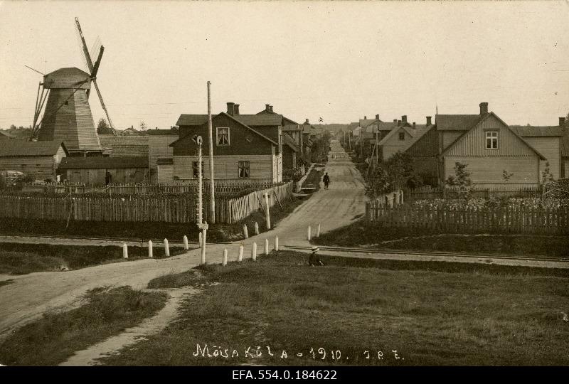 Pärnu tänav Mõisaküla alevis.