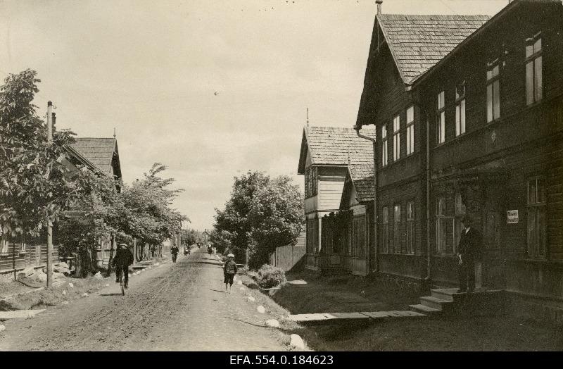 Pärnu tänav Mõisaküla alevis.