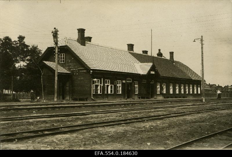 Mõisaküla raudteejaam.