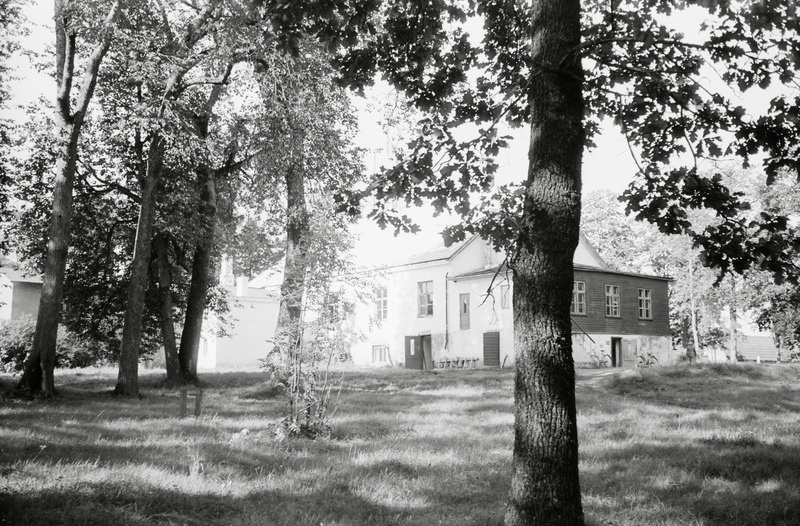 fotonegatiiv, Viljandimaa, Järtsaare (Soosaare) koolimaja, park, 1965, foto A. Kiisla