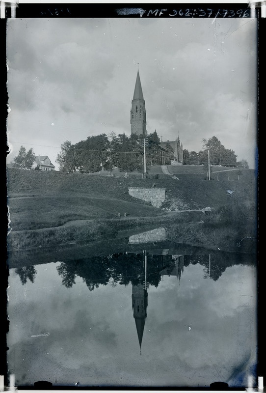 klaasnegatiiv Viljandi, Pauluse kirik, Valuoja tiik 1931 F T. Parri