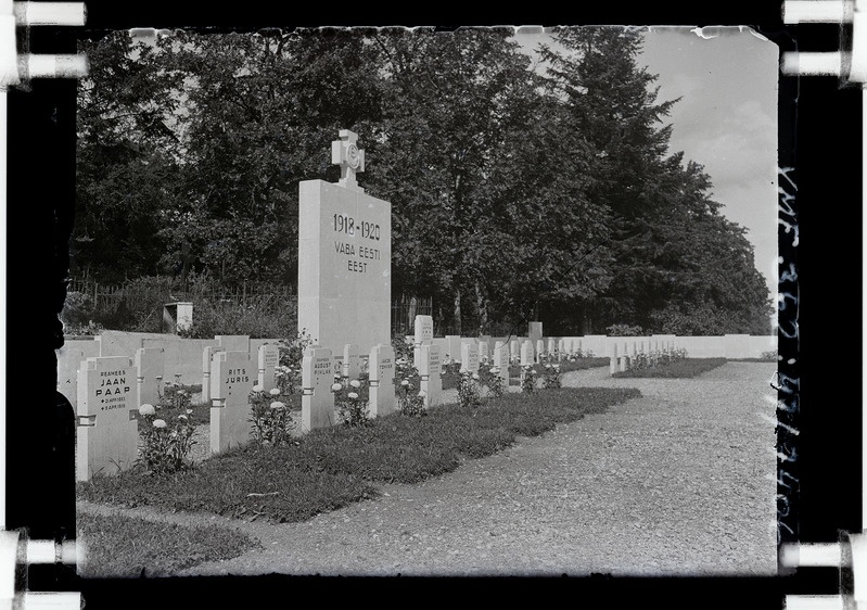 klaasnegatiiv, Viljandi, Eesti Vabadussõjas langenute kalmistu, 1934, F: T. Parri
