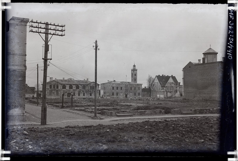 klaasnegatiiv, Viljandi, Lossi, Oru, Hiire, Linnu tn, raekoda, põlenud hoonete jäänused, 1946 F: T. Parri