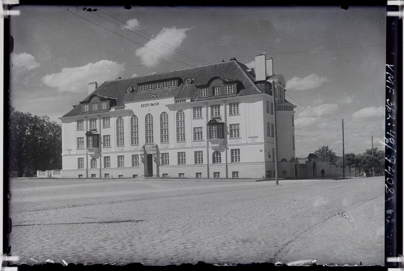 klaasnegatiiv, Viljandi, Vabaduse plats, Eesti Panga Viljandi osakonna hoone, Vaksali tn 1936 F: T. Parri