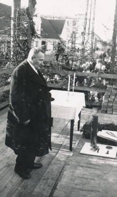 Photo. Jüri Jaakson Võrus, President of Eesti Pank, on the installation and construction of the cornerstone of the building of the Department of the State Bank.  similar photo