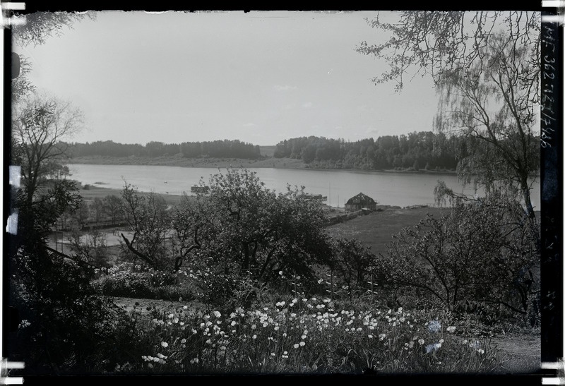 klaasnegatiiv Viljandi, vaade Schoeleri majast Vesiflirdi pst 1932 F T. Parri