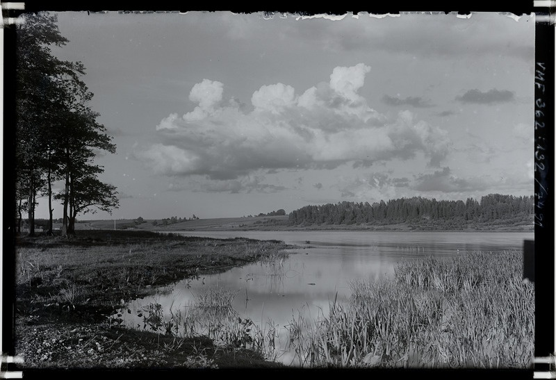 klaasnegatiiv Viljandi järve kalda-ala nn Mädalepiku kohal 1934 F T. Parri