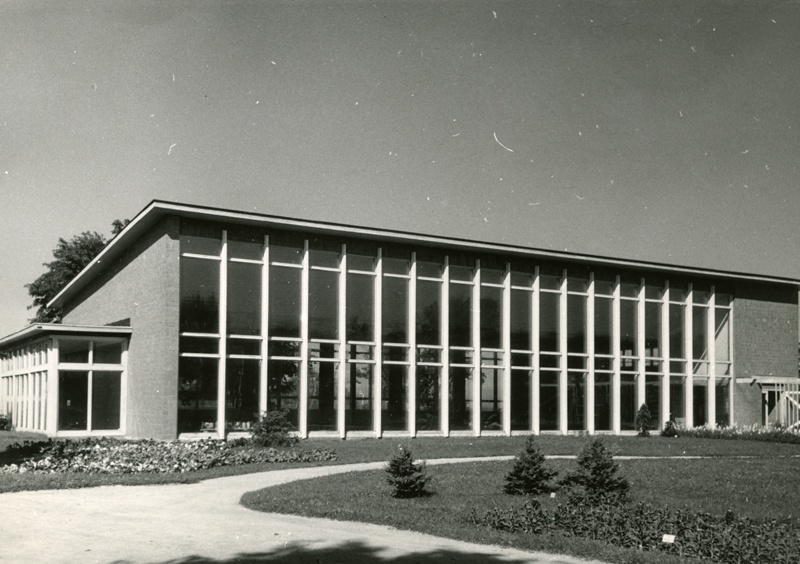 Flower paviljon in Tallinn, 2 views of the building. Architect Valve Pormeister