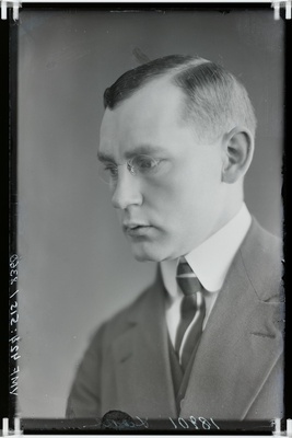 fotonegatiiv, rinnaportree, Jaan Leoke, 01.10.1915, foto Jaan Riet  similar photo