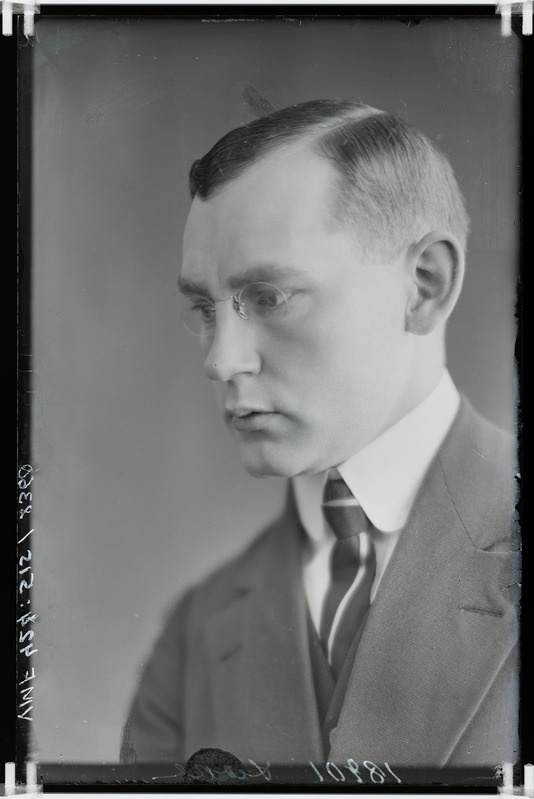 fotonegatiiv, rinnaportree, Jaan Leoke, 01.10.1915, foto Jaan Riet