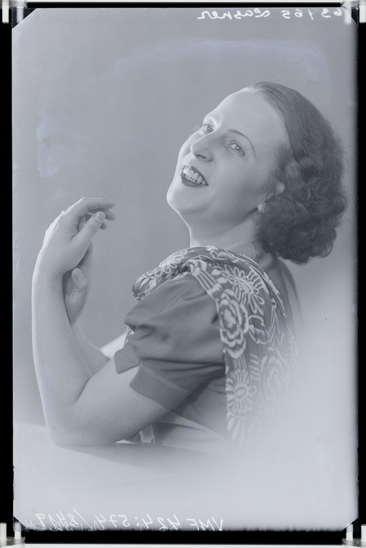 fotonegatiiv, Ly Lasner, näitleja (1924-48 draamateatris), 1935, foto J. Riet