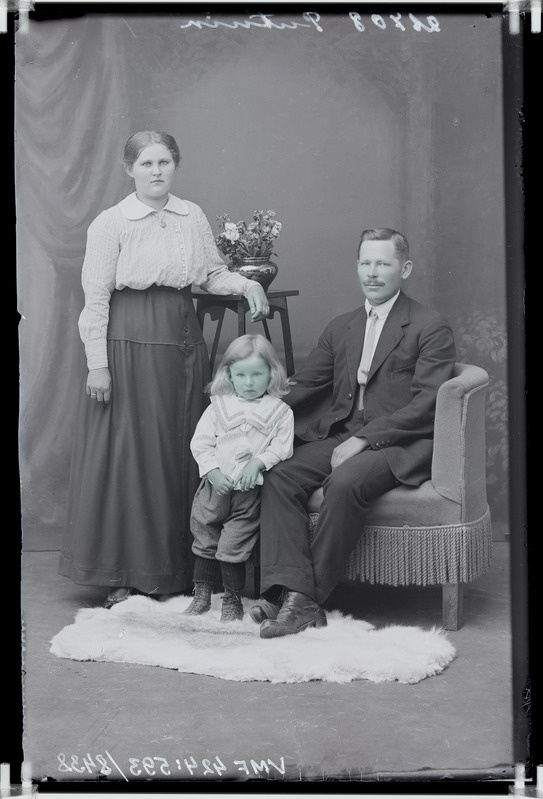 fotonegatiiv, Putnik, pere, väikelaps, 1916, foto J. Riet