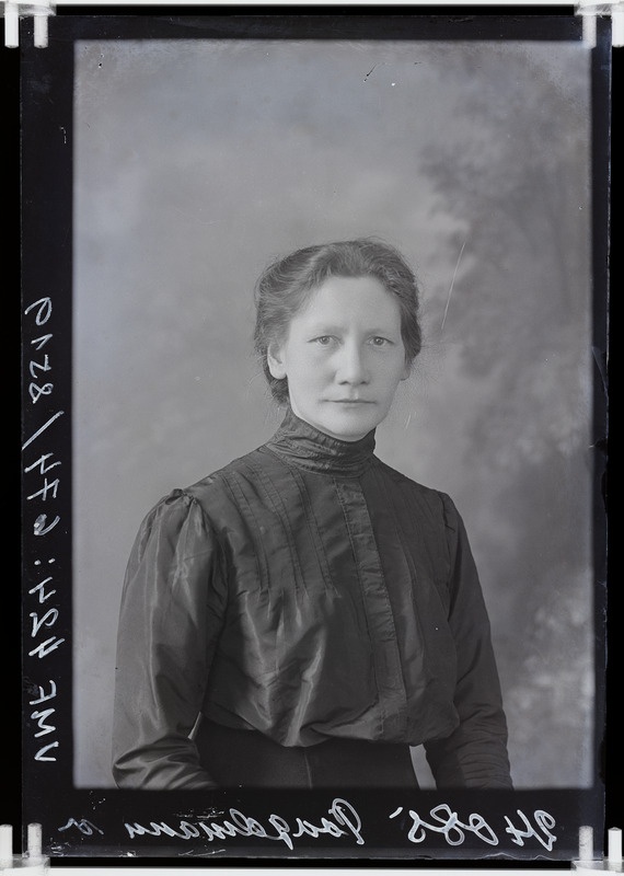 fotonegatiiv, Ella Pöögelmann-Karu, 1917, foto J. Riet