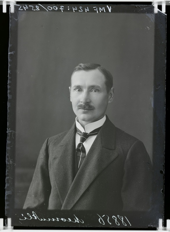 fotonegatiiv, Jüri? Meomutli, kooliõpetaja, rinnaportree, 1915, foto J. Riet