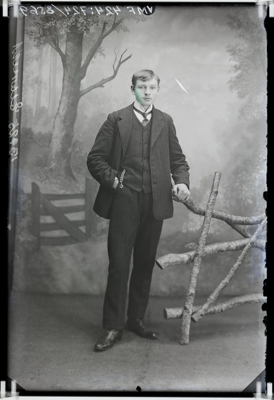fotonegatiiv, Voldemar Elbrecht, täisportree, 1912, foto J. Riet