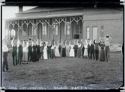 fotonegatiiv, Viljandi, Anton Õunapuu võimlemis- ja laulumängude kursus, 1909, foto J. Riet  duplicate photo