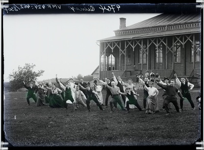 fotonegatiiv,Viljandi, Anton Õunapuu võimlemis- ja laulumängude kursus, 1909, foto J. Riet  duplicate photo
