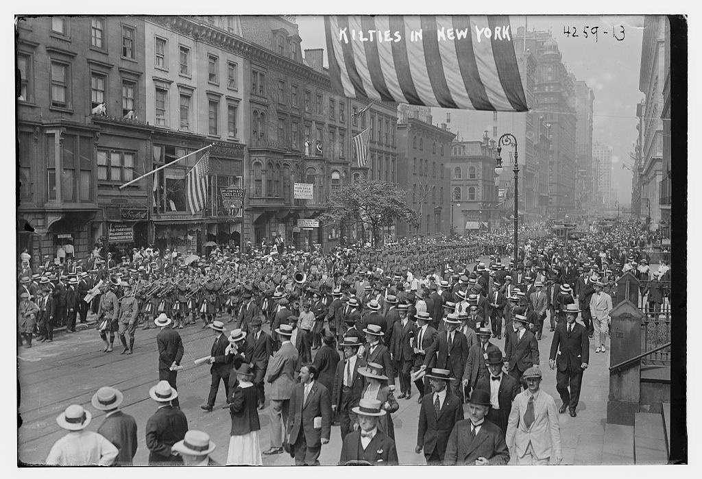 Rise in New York (Loc)