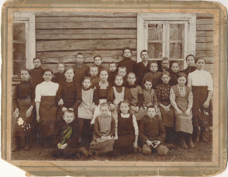 Laanemetsa Laaguste kooli õpilased