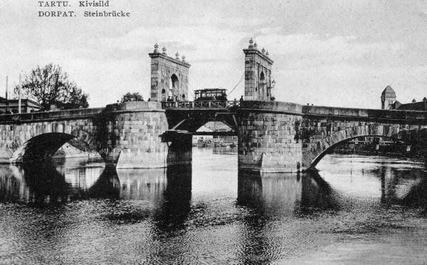 Stone sild. Bus on the bridge. Tartu, 1930-1940.