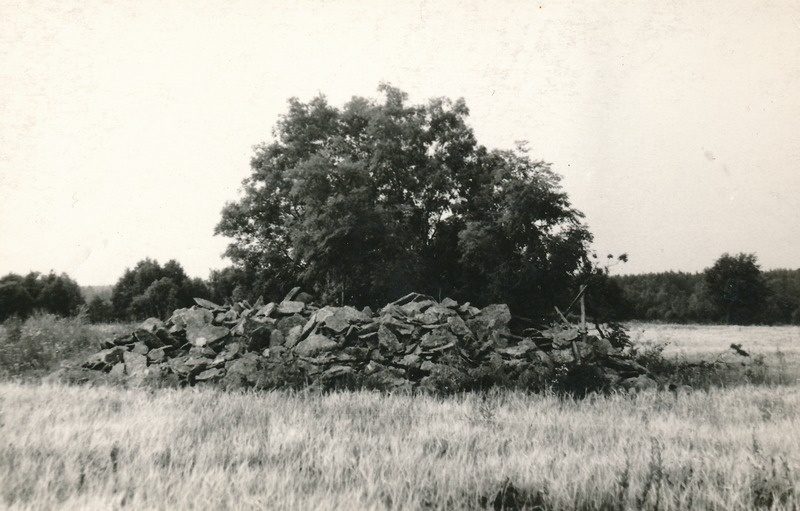 Kivikalme Karula-Vihula vahel