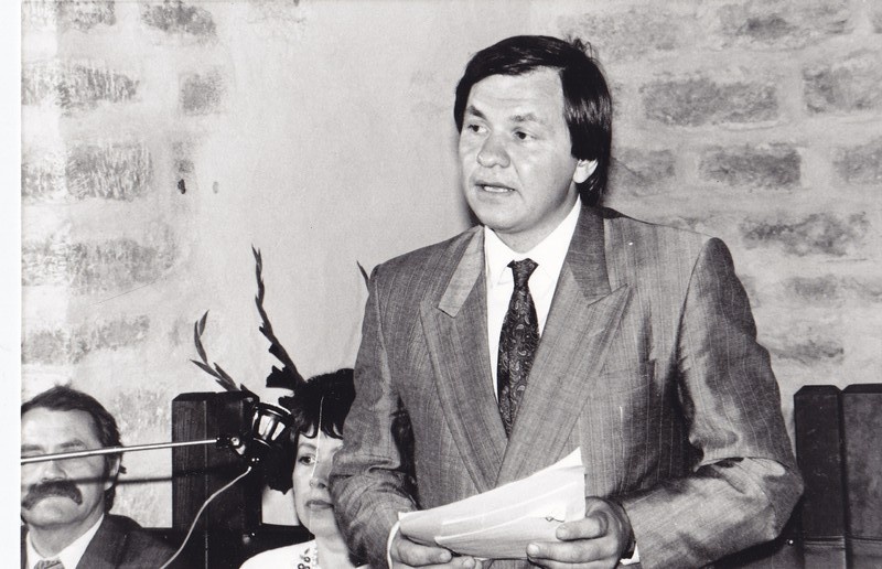 Narva kõrgkooli avamine. Esineb haridusminister R. Loik. Narva linnus