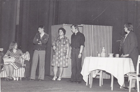 Narva Rahvateatri Eesti Stuudio. Stseen etendusest