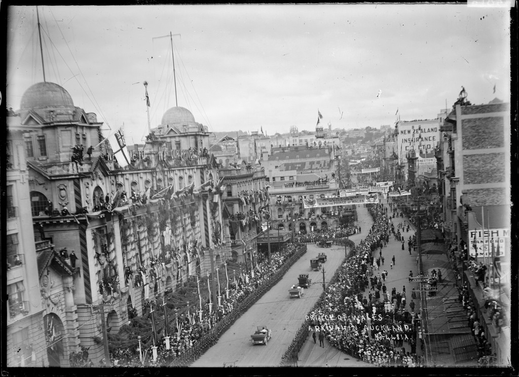 Queen Street, Auckland, during the arrival of the Prince of Wales