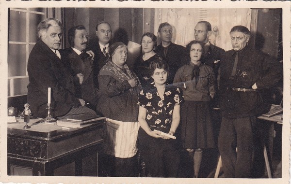 Narva Vene Teater. Näitetrupp pärast etendust Õnnelik abielu