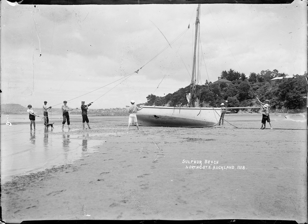 Preparing to sail, Sulphur Beach, Northcote